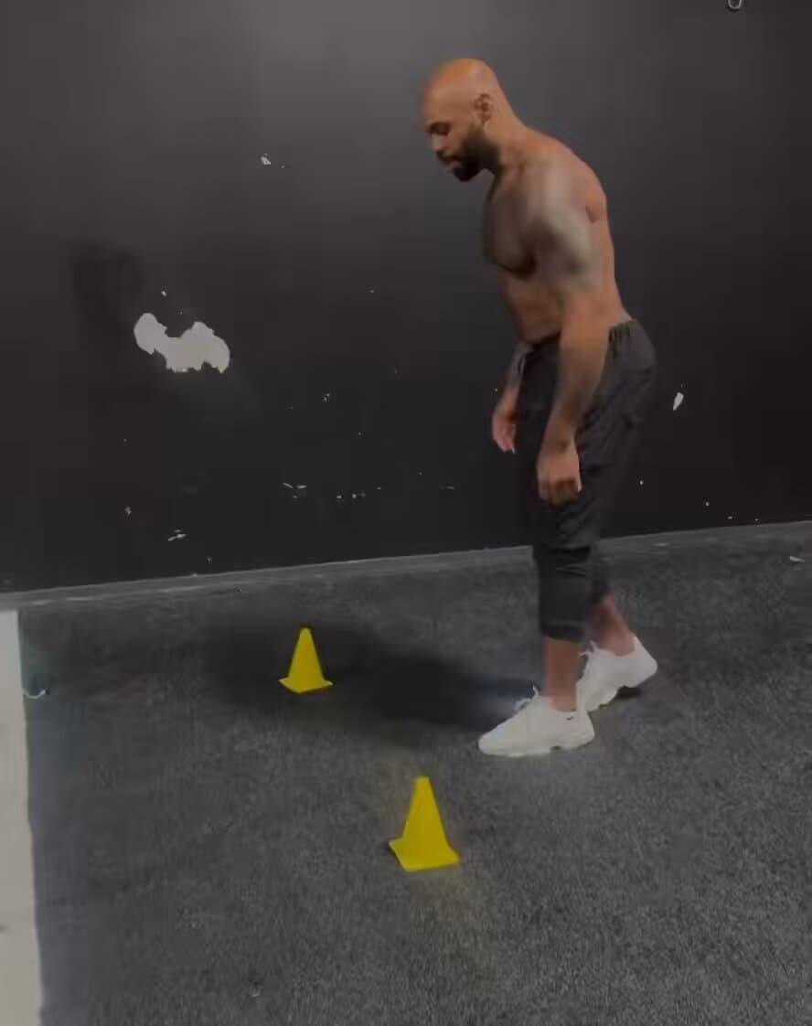 NFL Legend Tyron Smith Posts Insane 40-Yard Dash Time In Retirement