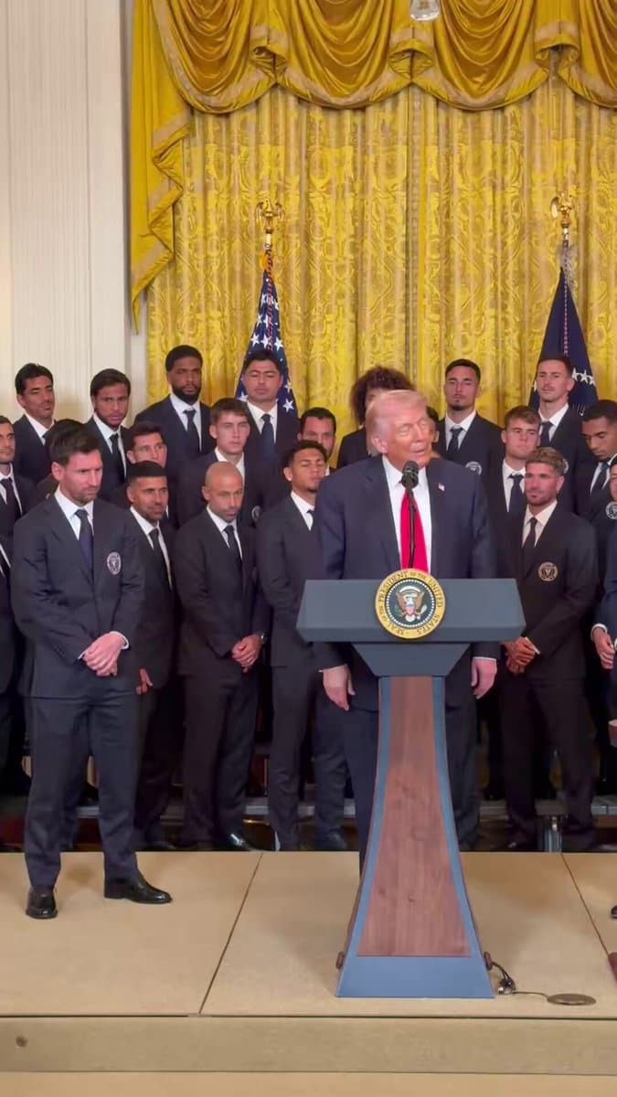 Trump Forced To Pick Between Argentina And Brazil Soccer Legends