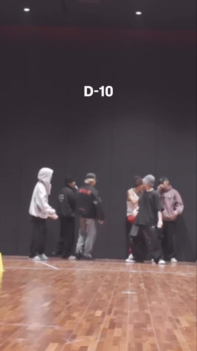 K-Pop Idols Spark Reunion Rumors With Surprise Practice Session