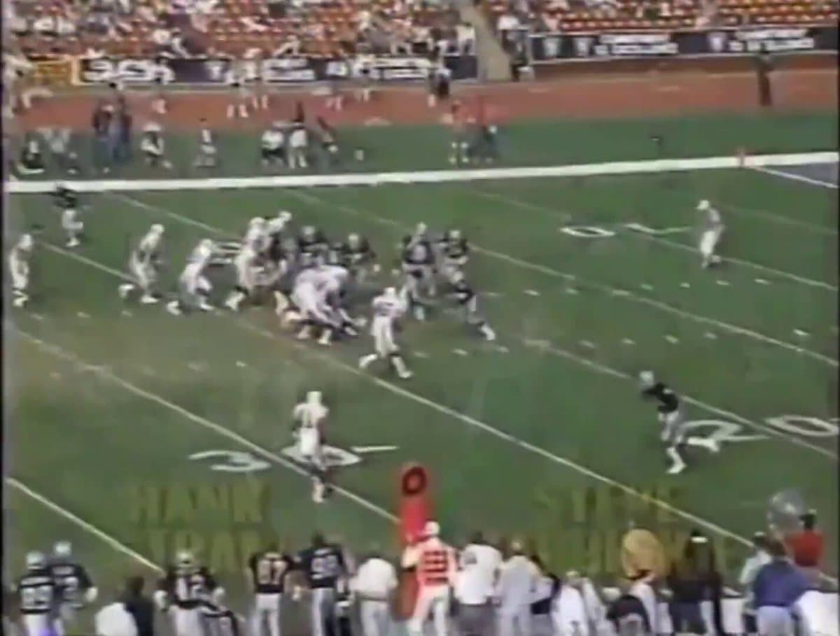 Bo Jackson's Most Insane NFL Play Is Finally Revealed