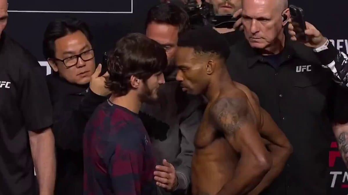 Undefeated Featherweight Contenders Clash In High-Stakes Showdown