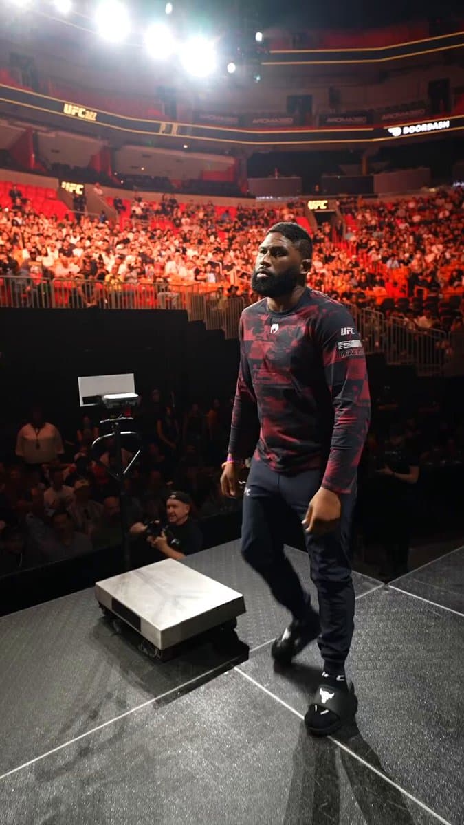 The Unthinkable Words That Shook A UFC Fighter Mid-Fight