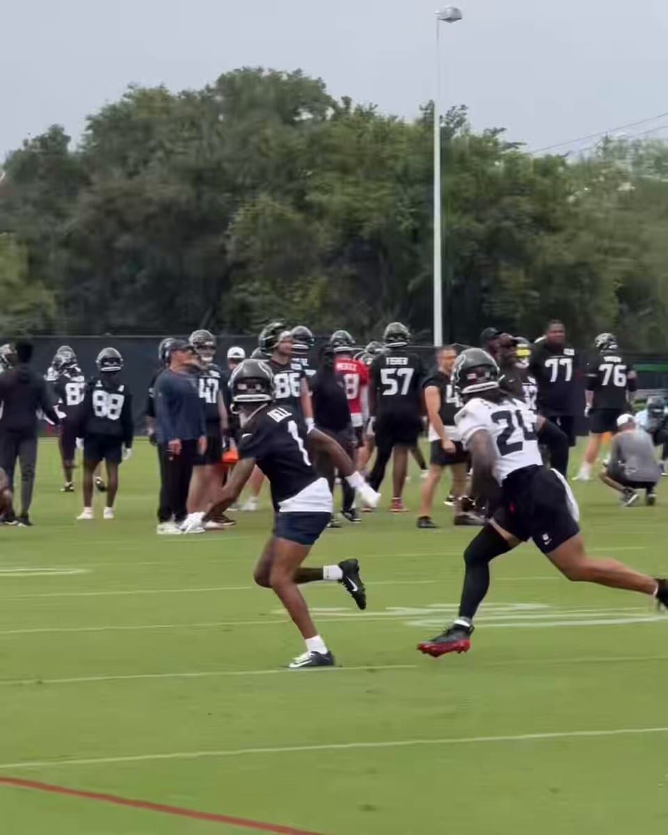 Texans Star Tank Dell Spotted Practicing, Playoff Hopes Soaring