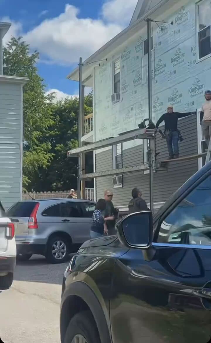Ice Scaffolding Workers Save Their Client From Deportation Raid