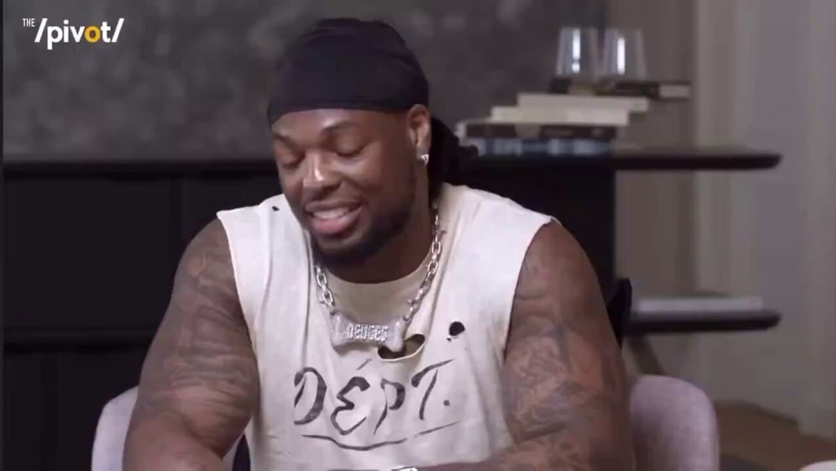 Ravens RB Derrick Henry Reveals Bizarre On-Field Encounter That Left Teammates In Stitches
