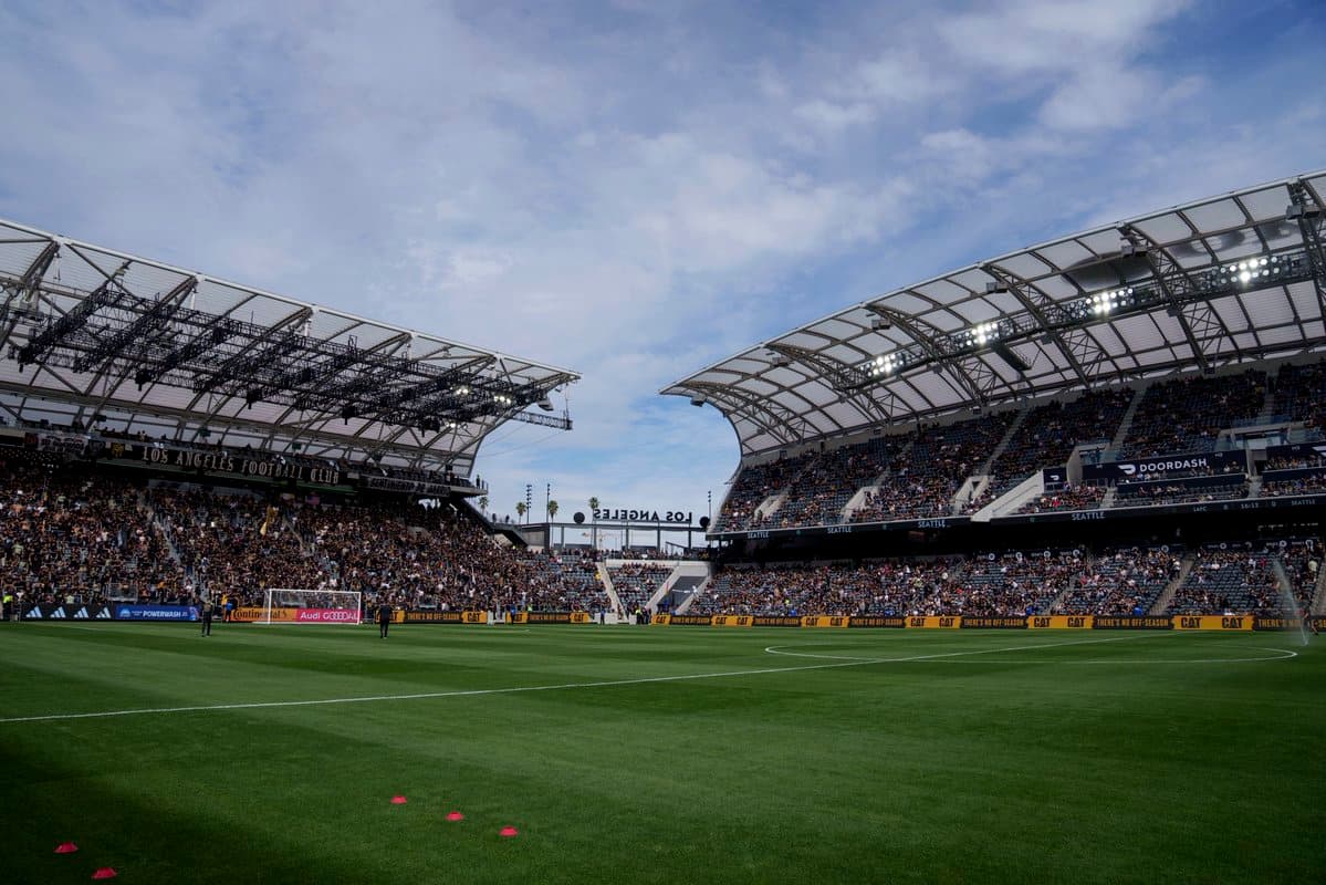 Tom Brady Returns To Field For Star-Studded Flag Football Showdown