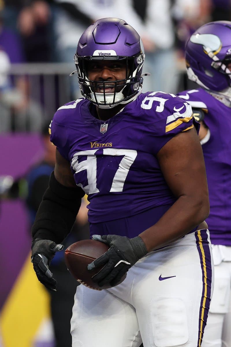 Massive NFL Star Stuns League With Unexpected Team Change