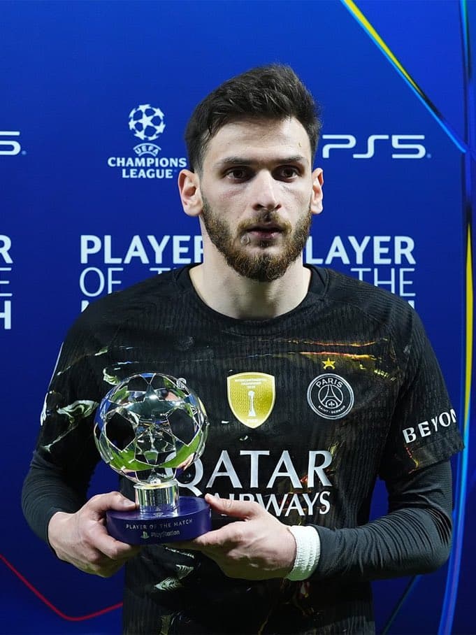 Napoli Star's Stunning Performance Silences Paris In Champions League Upset