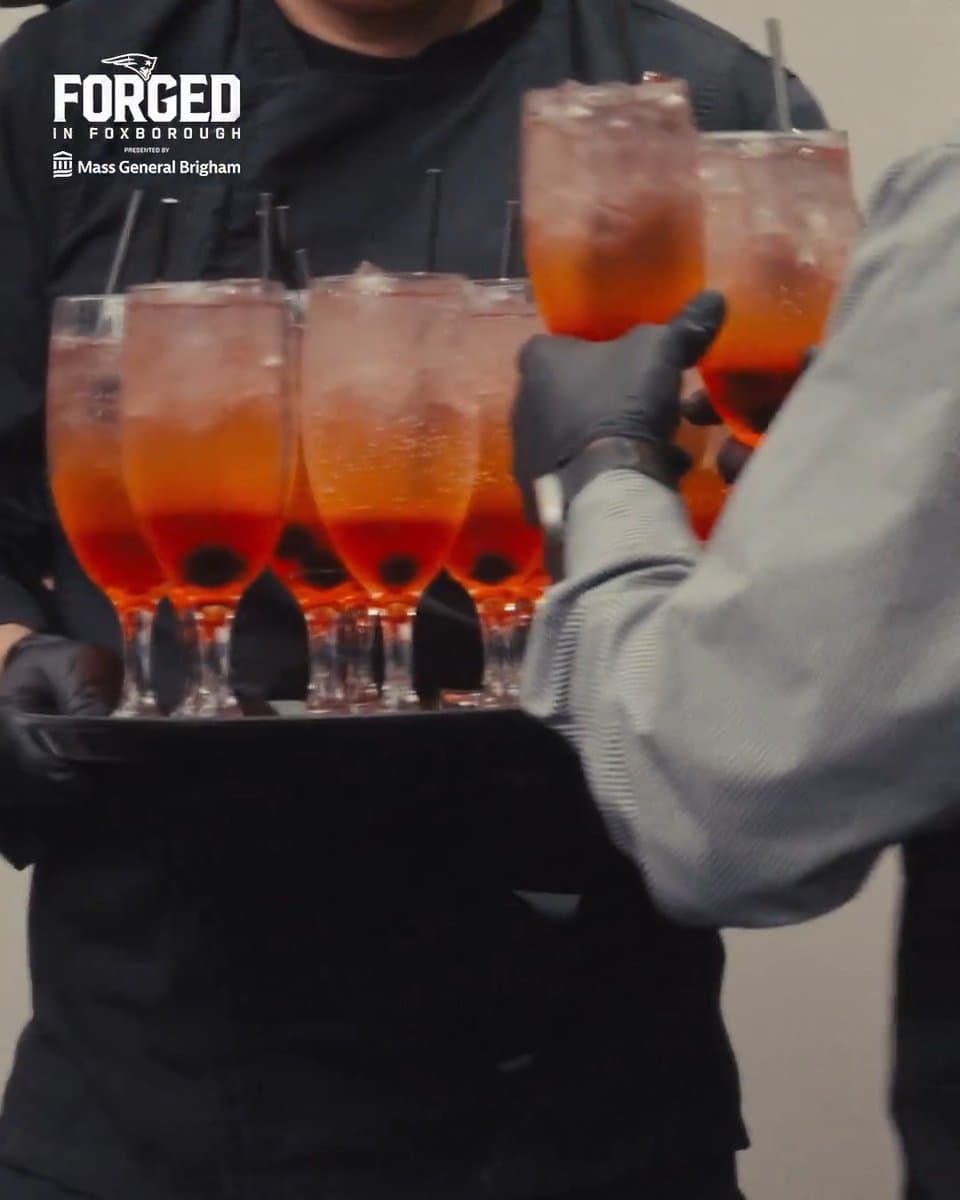 Patriots Star Makes Shocking Beverage Choice At Team Dinner