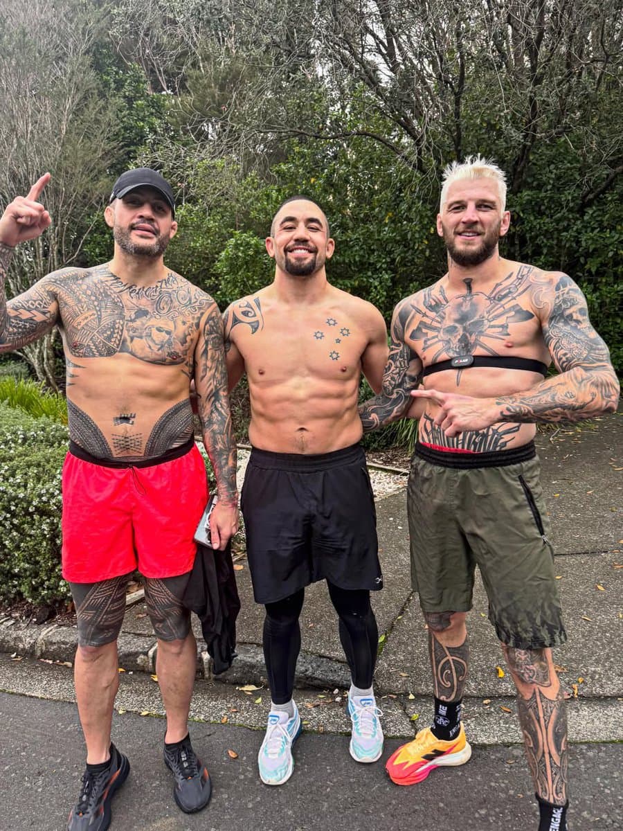 Dan Hooker's Shocking New Photo Next To Robert Whittaker Stuns MMA World