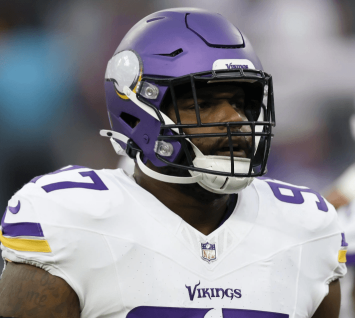 Former Vikings Star Unleashes Brutal Public Attack On Defensive Coordinator