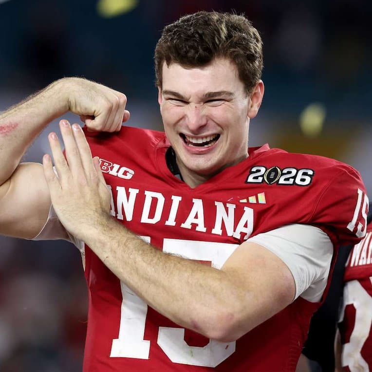 Stanford Quarterback Reveals The Shocking Reason He Is Still Single