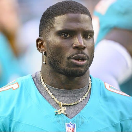 Bears Emerge As Shocking Front-Runners For Star Dolphins Free Agent